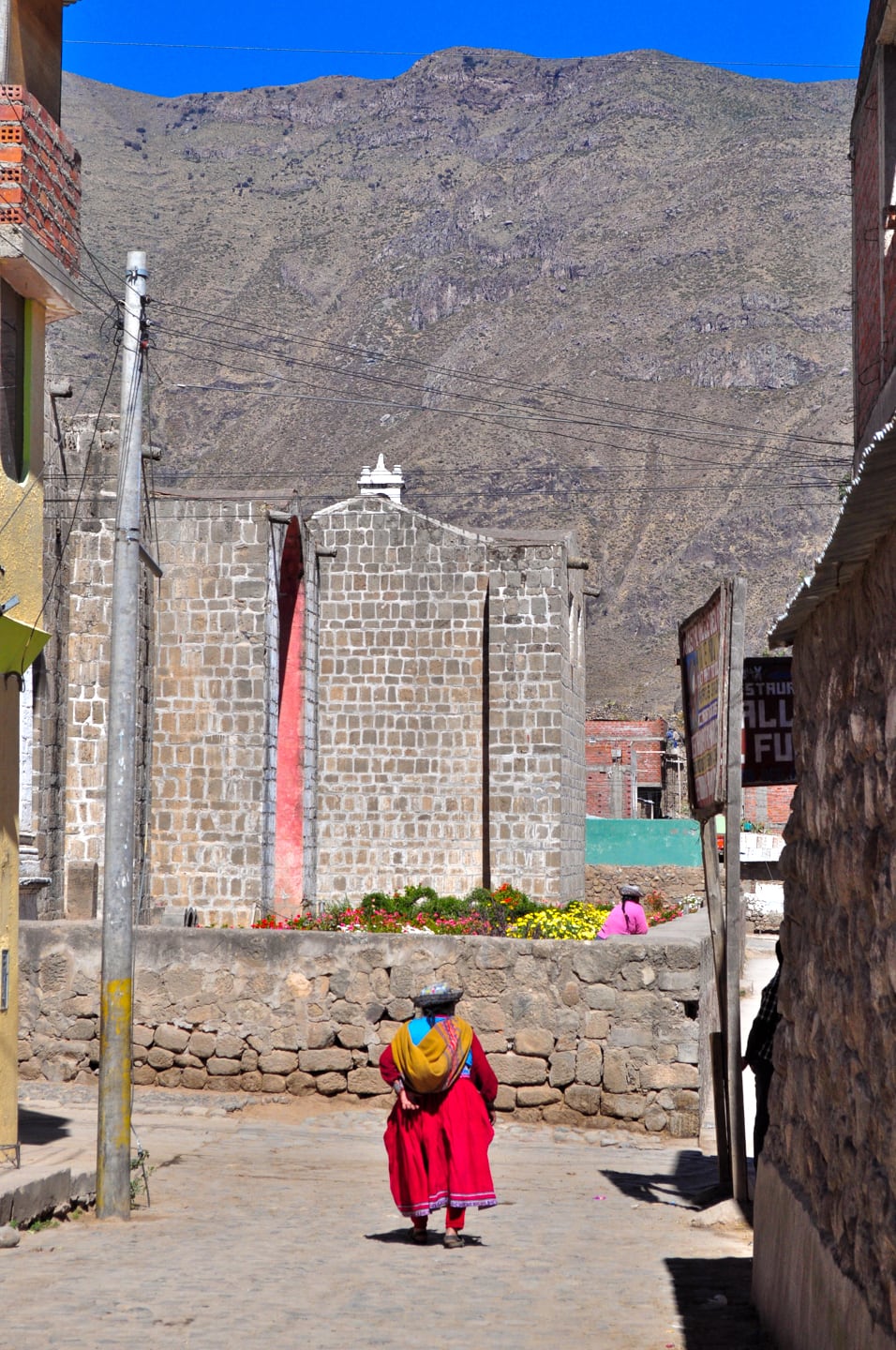 woman in traditional Andean clothing in Cabanaconde