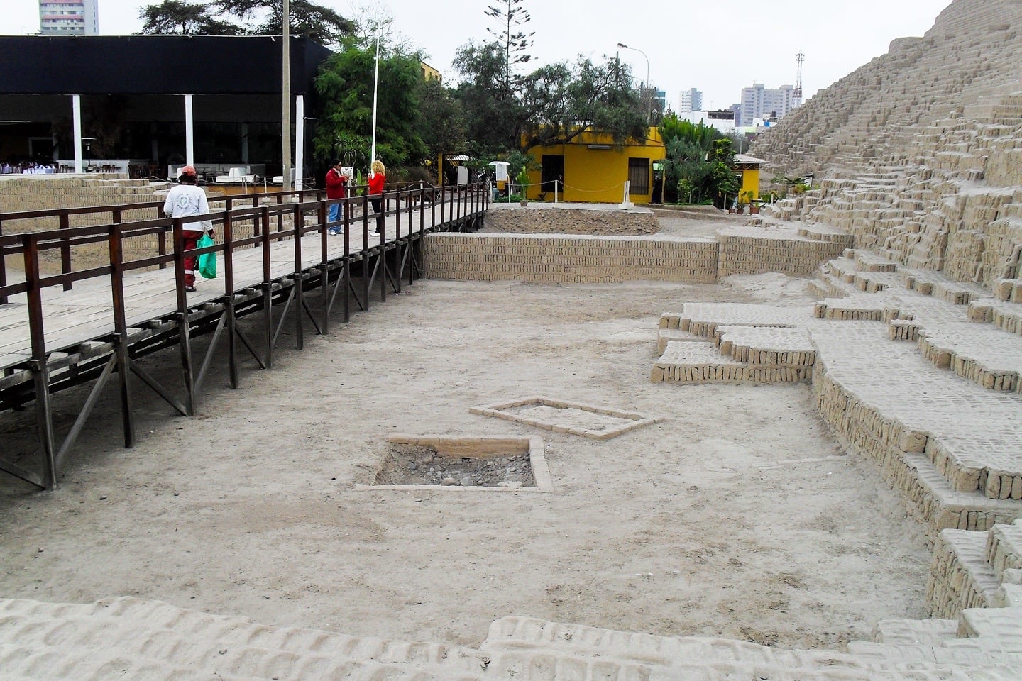 Backpacking Lima Peru