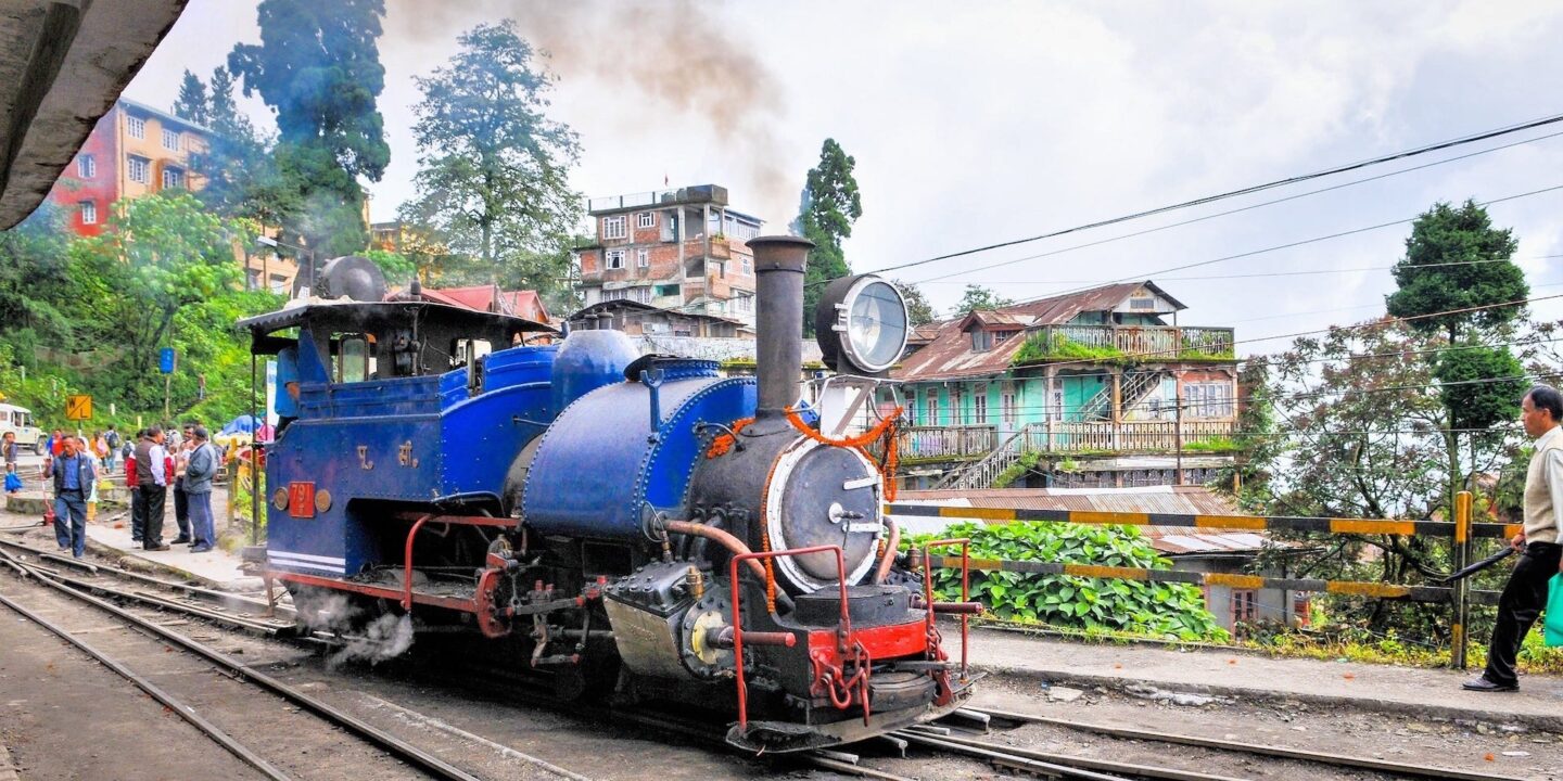 Darjeeling Toy Train Guide to Riding the Himalayan Railway