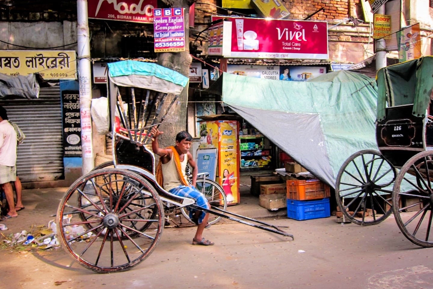 cycle rickshaw Kolkata India travel budget