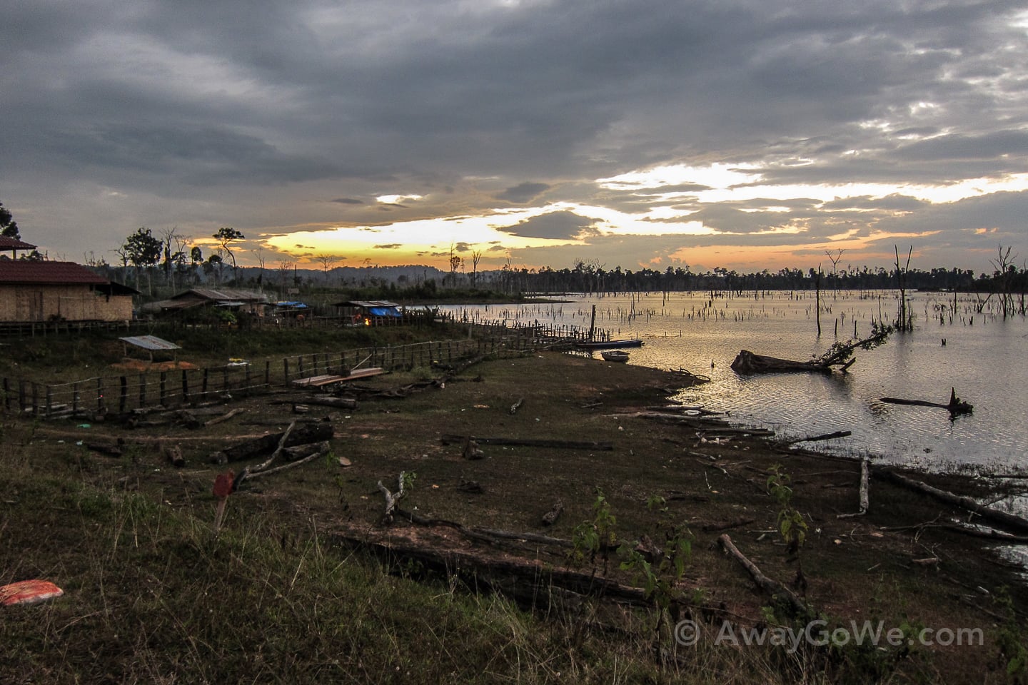 lake at sunset along thakhek loop