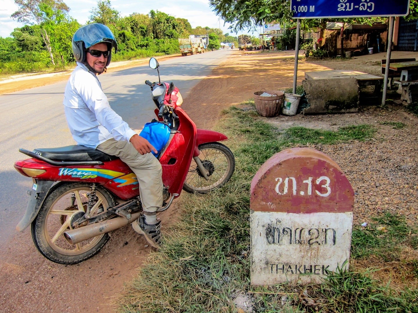 distance marker on the Thakhek Loop