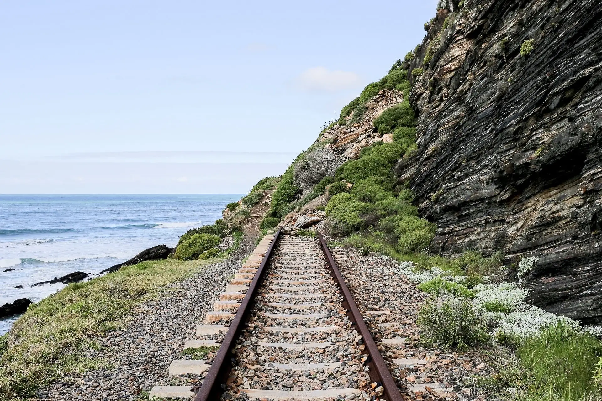 Kaaimans Grotto train tracks