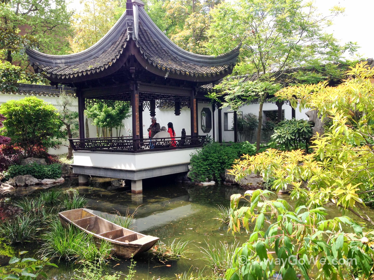 pavilion and lake Lan Su Chinese Garden
