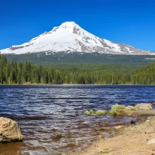 Trillium Lake hike and Mt Hood