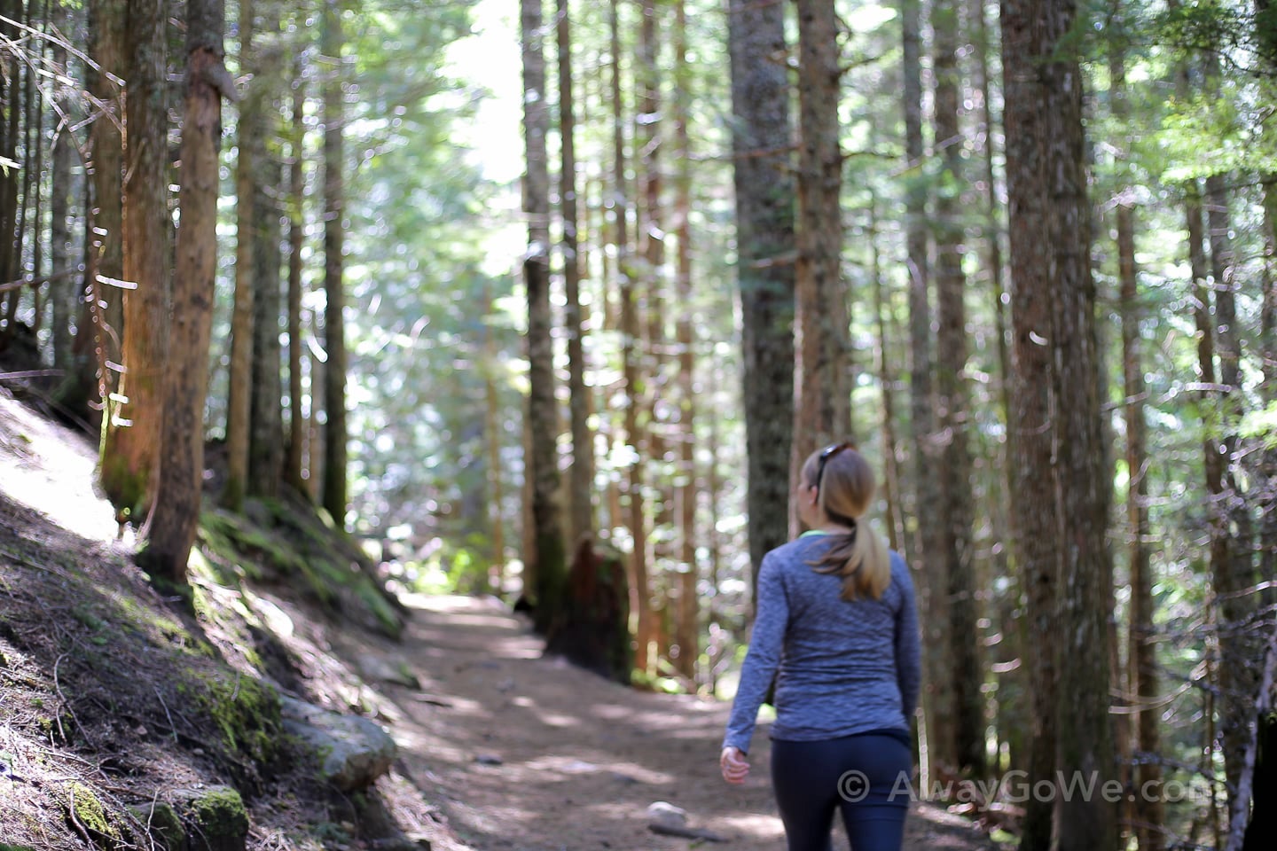 woman hiking Mirror Lake trail in Oregon