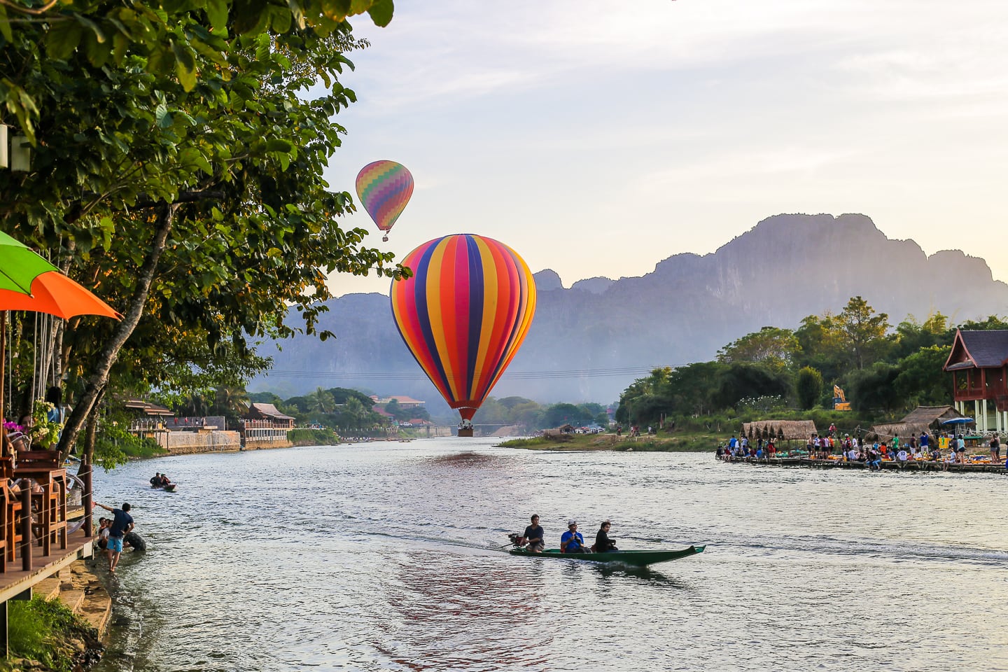 hot air balloons over river best DSLR camera for travel