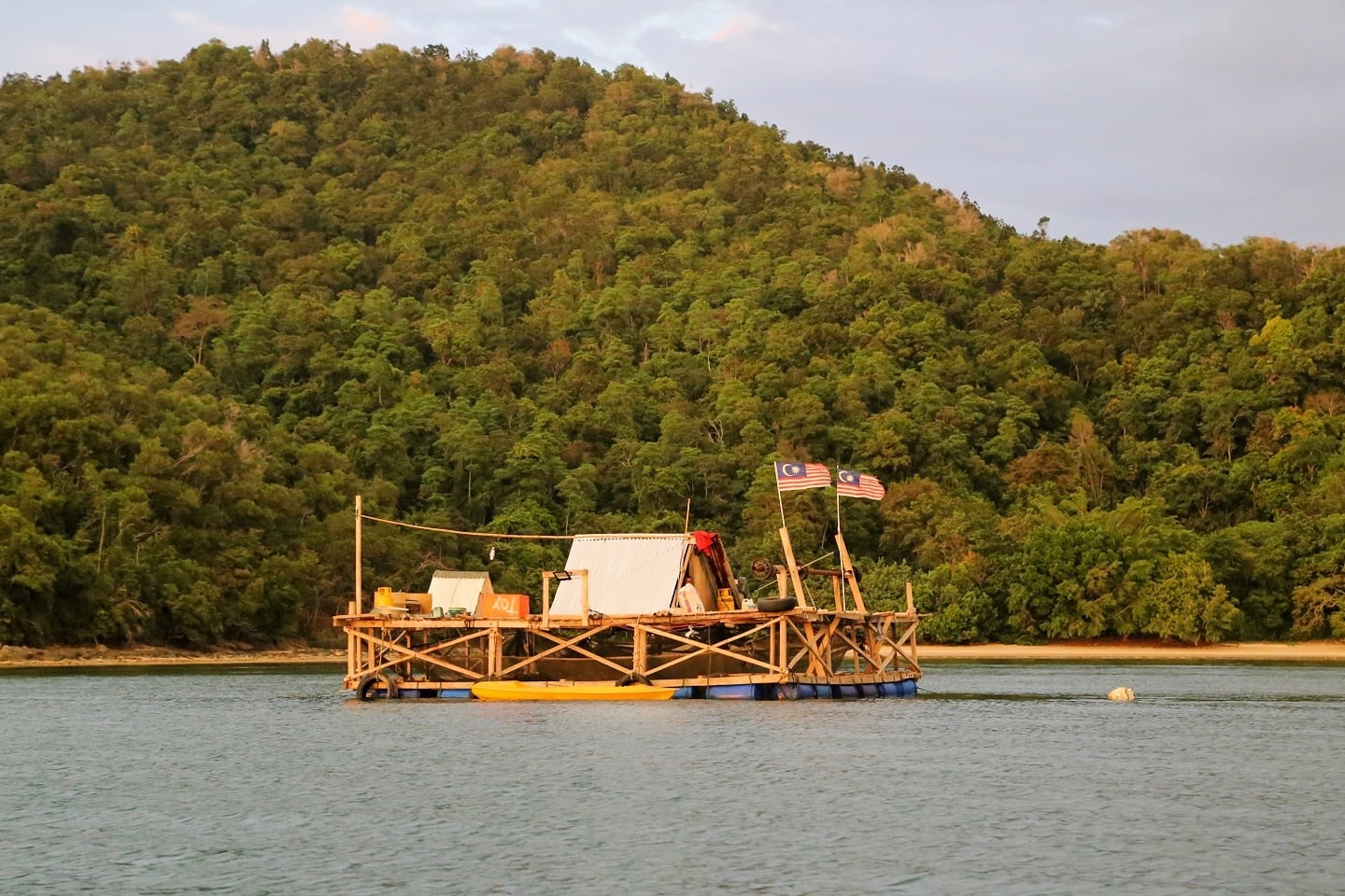 Malaysia Sabah Pantai Merakit Bigfin Dive Camp (Borneo)