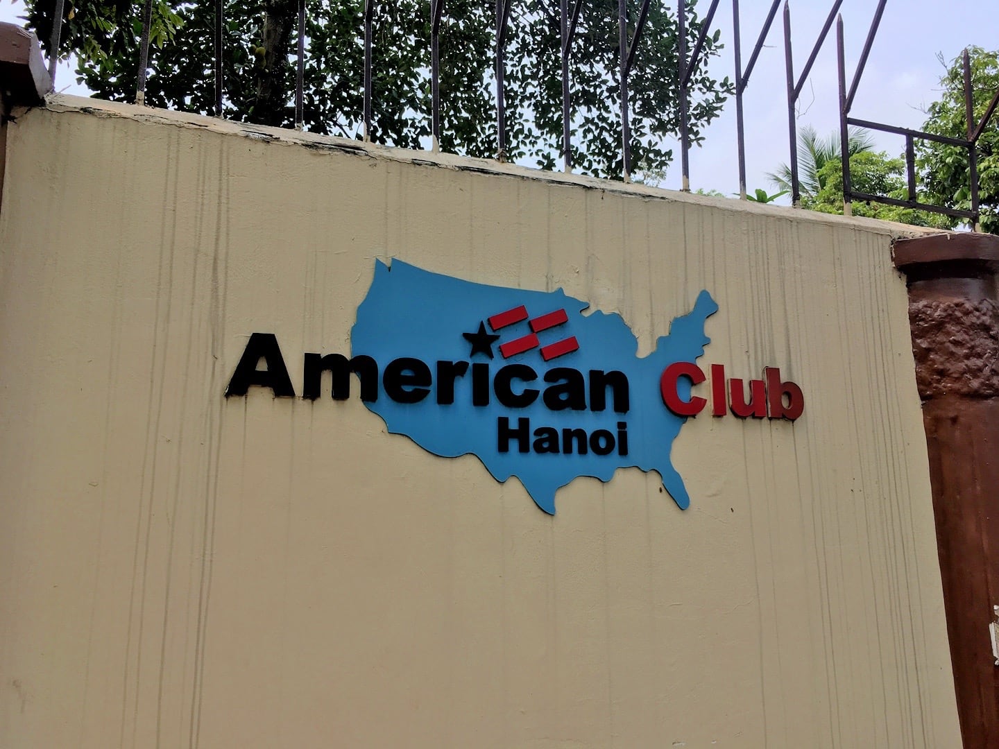 Hanoi Food tour international American Club