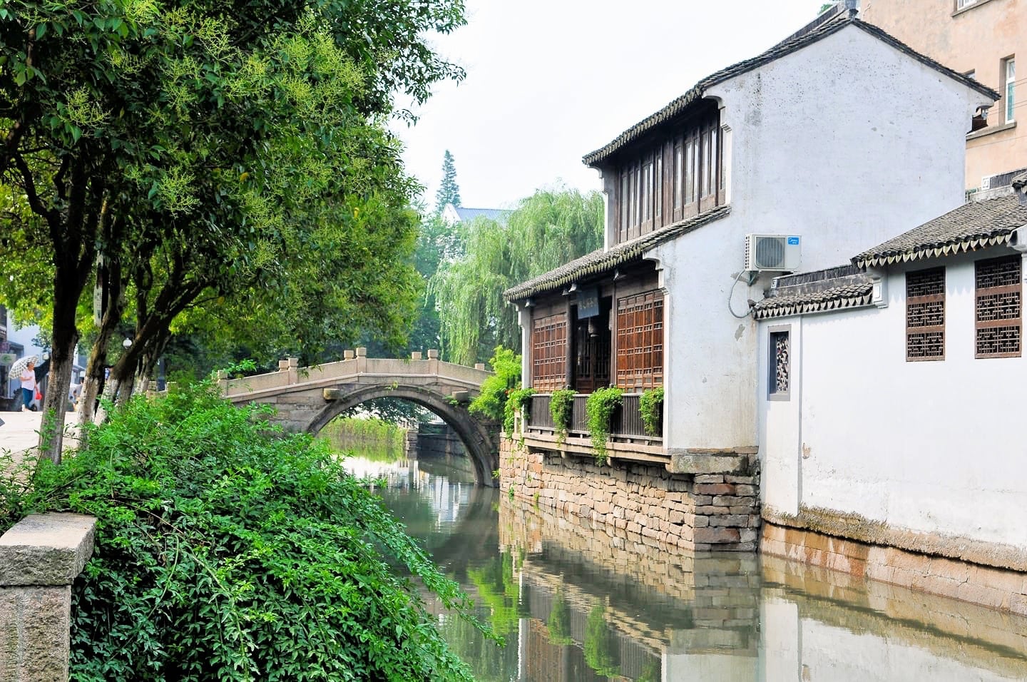 things to do in suzhou old town canals water town