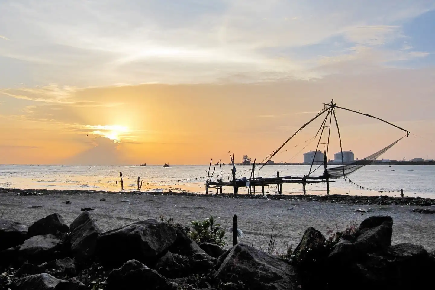 fort kochi chinese fishing nets at sunset