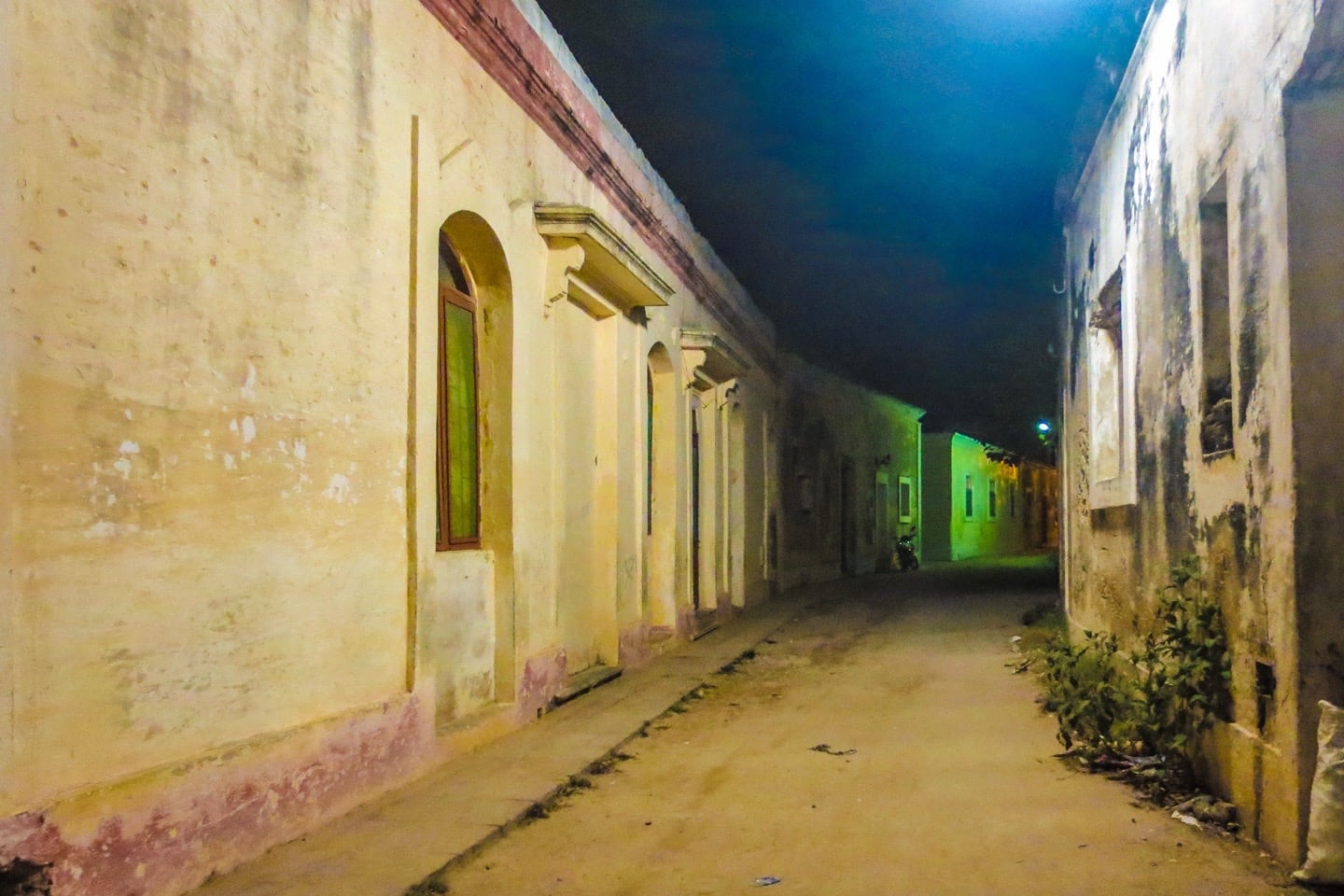 Ilha de Mocambique street at night