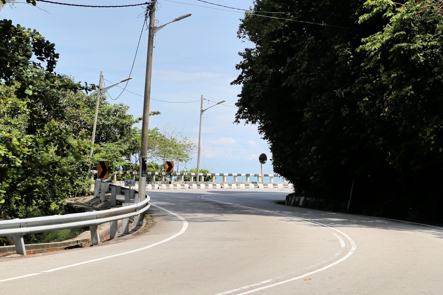 curvy road near Tropical Spice Garden Penang