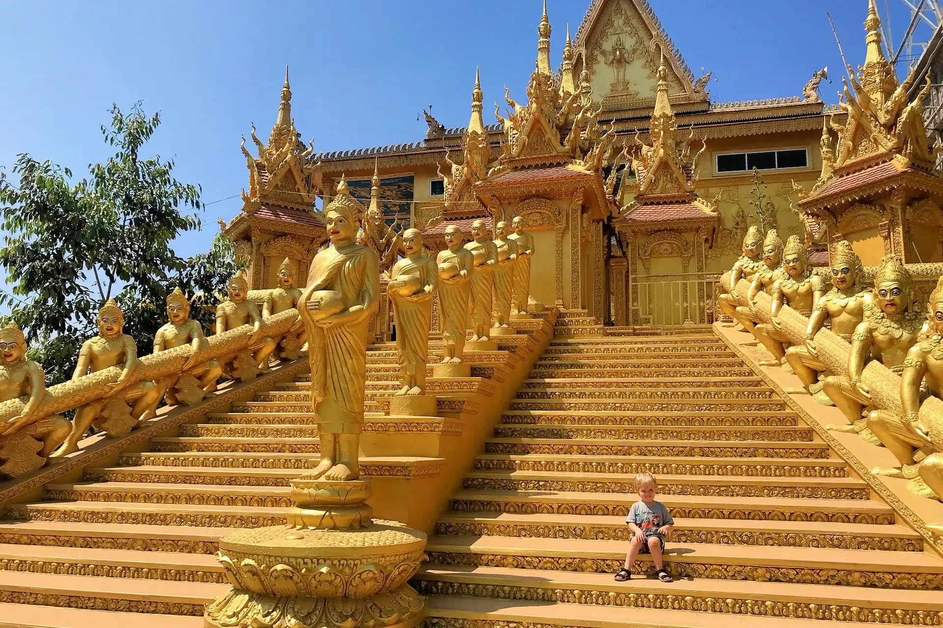 Golden Temple of Phnom Penh mongkol serei kien khleang pagoda