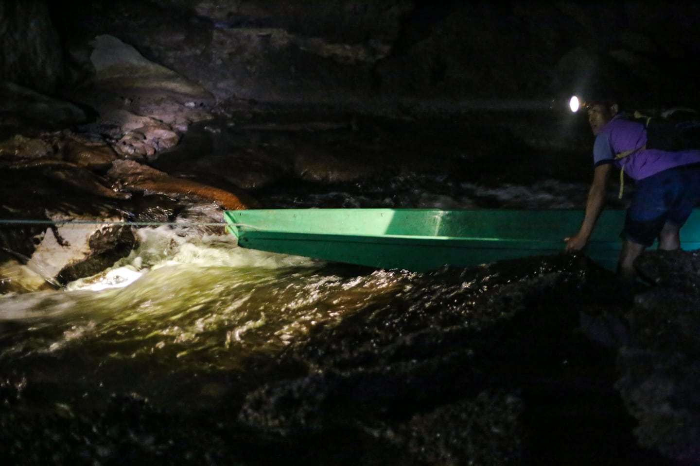 longtail boat in rapids Kong Lor Cave