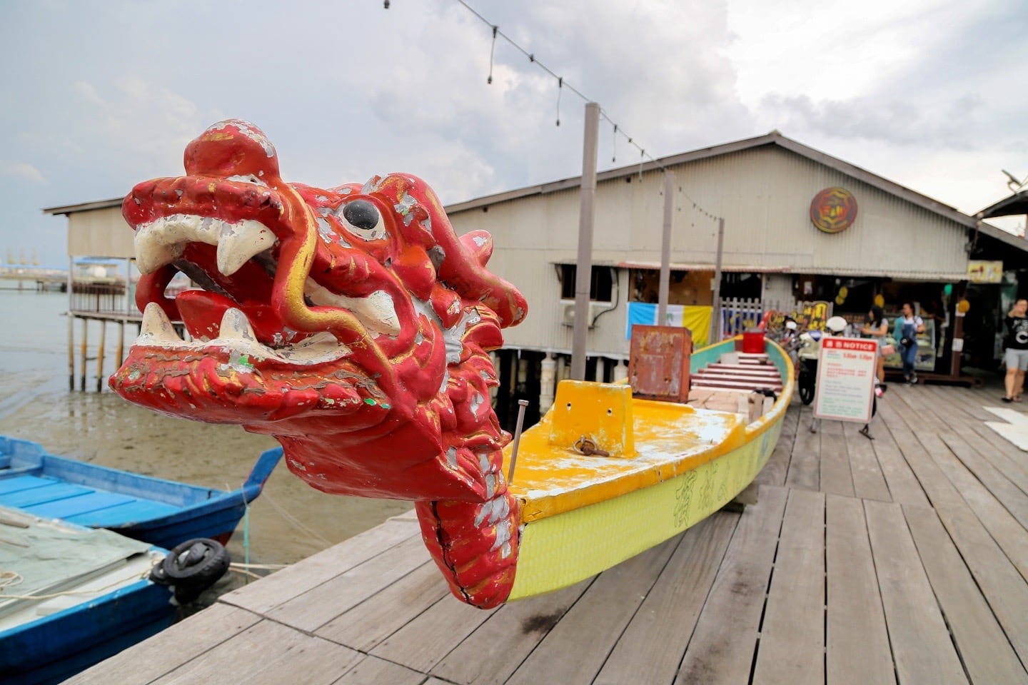 dragon boat in clan jetties best things to do in Penang