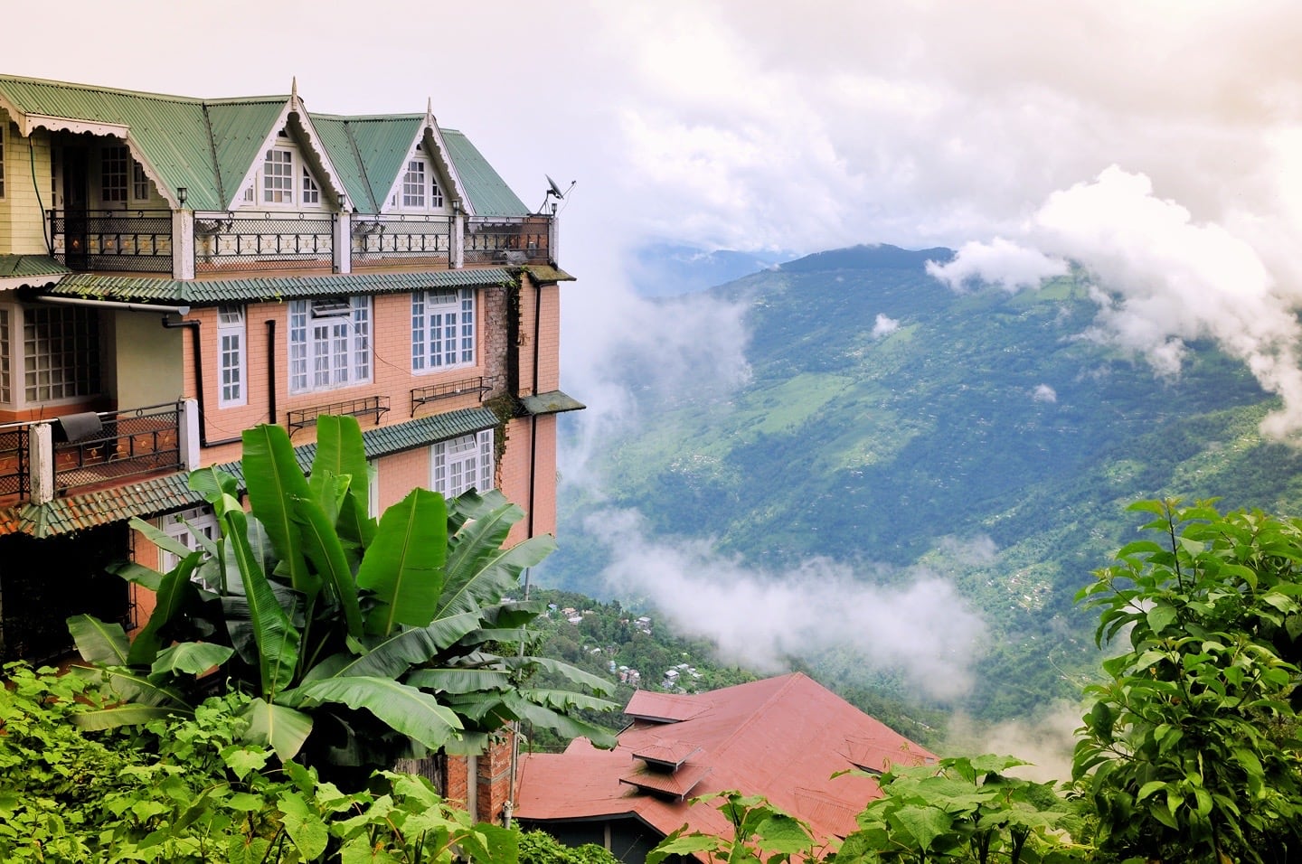 hotel in Darjeeling and green valley