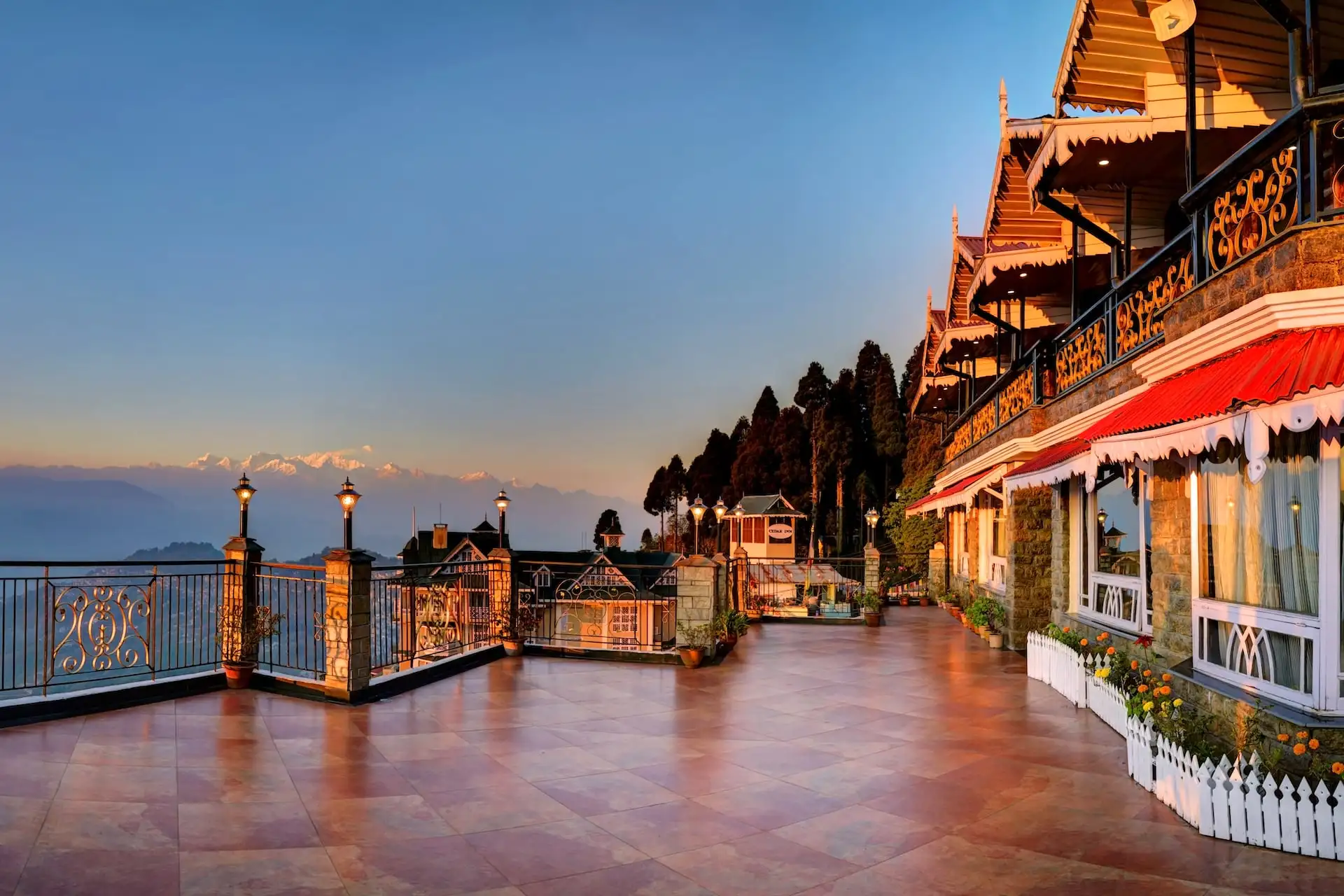 best hotels in Darjeeling India 5 star resort