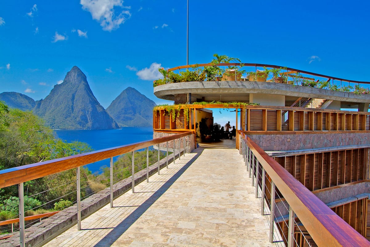 Jade Mountain walkway and Pitons