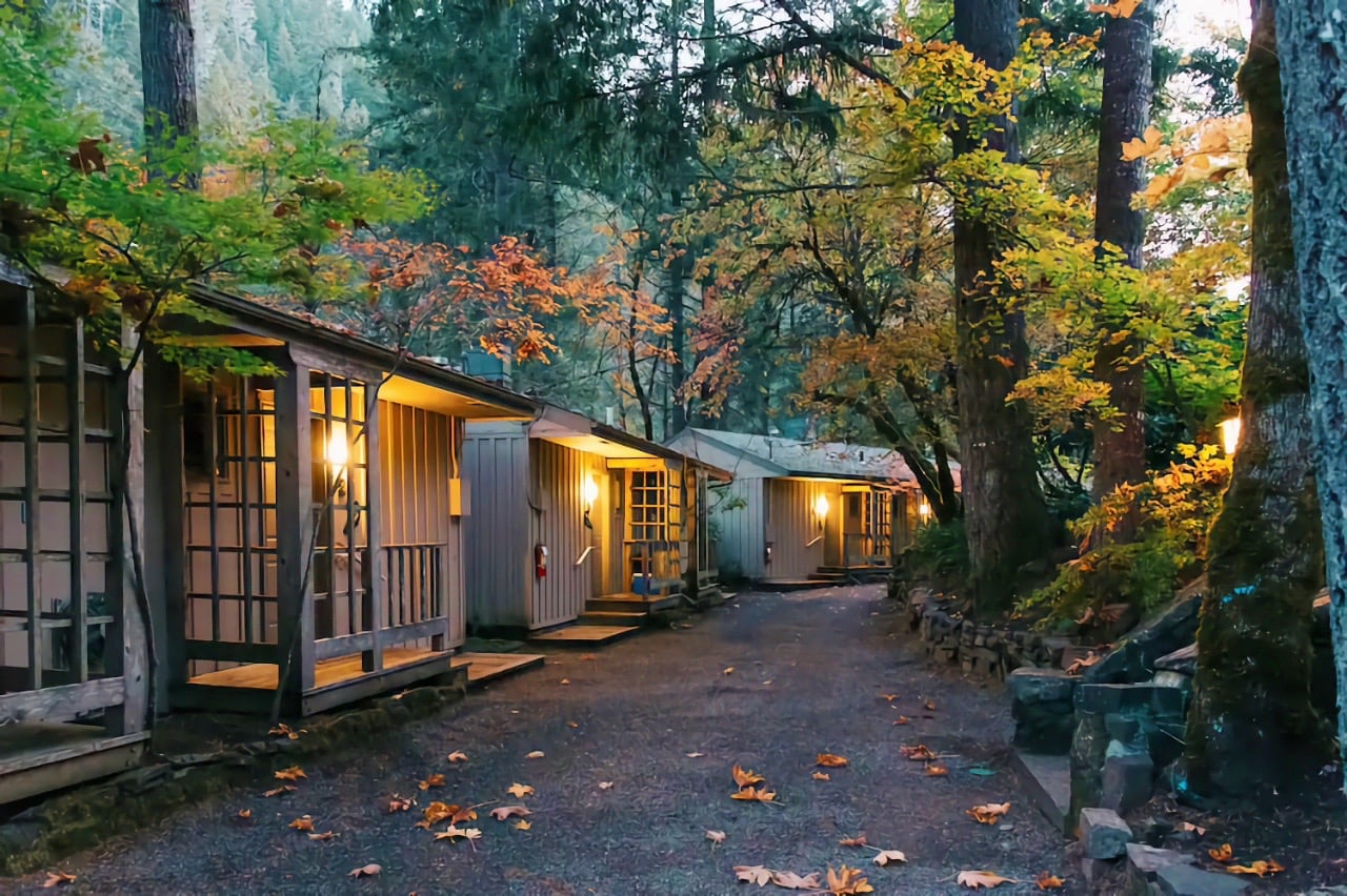 Steamboat Inn best fishing lodges in the U.S.