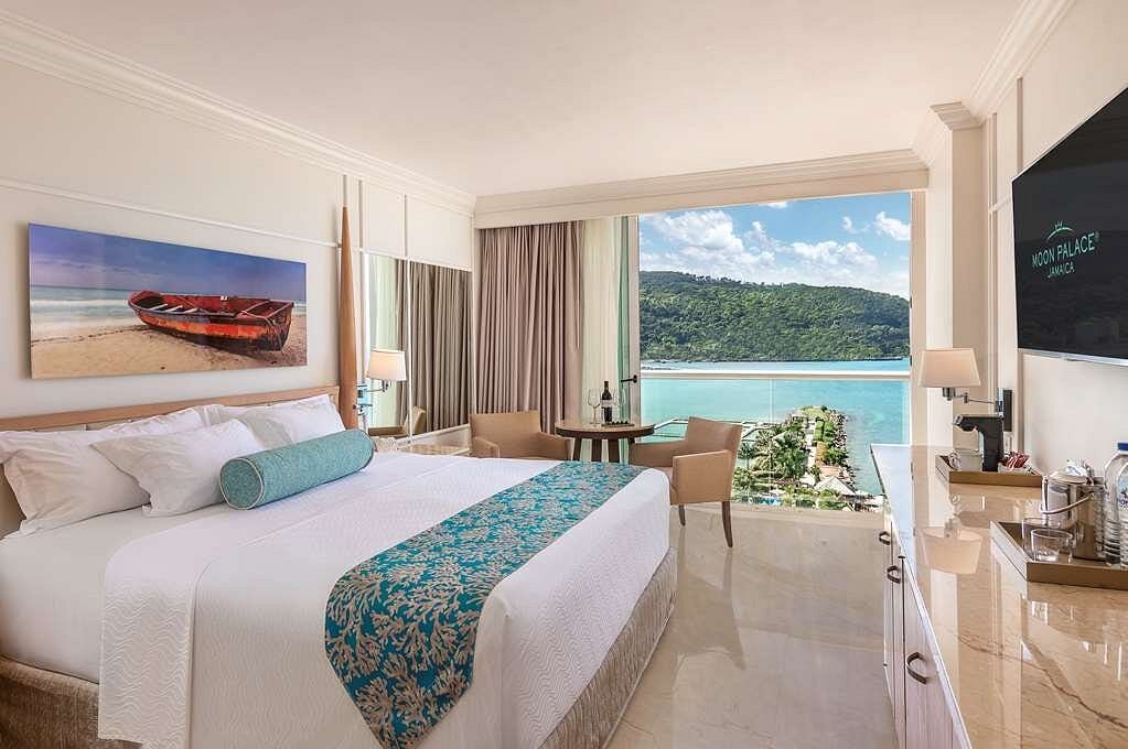 luxury room in hotel in Jamaica