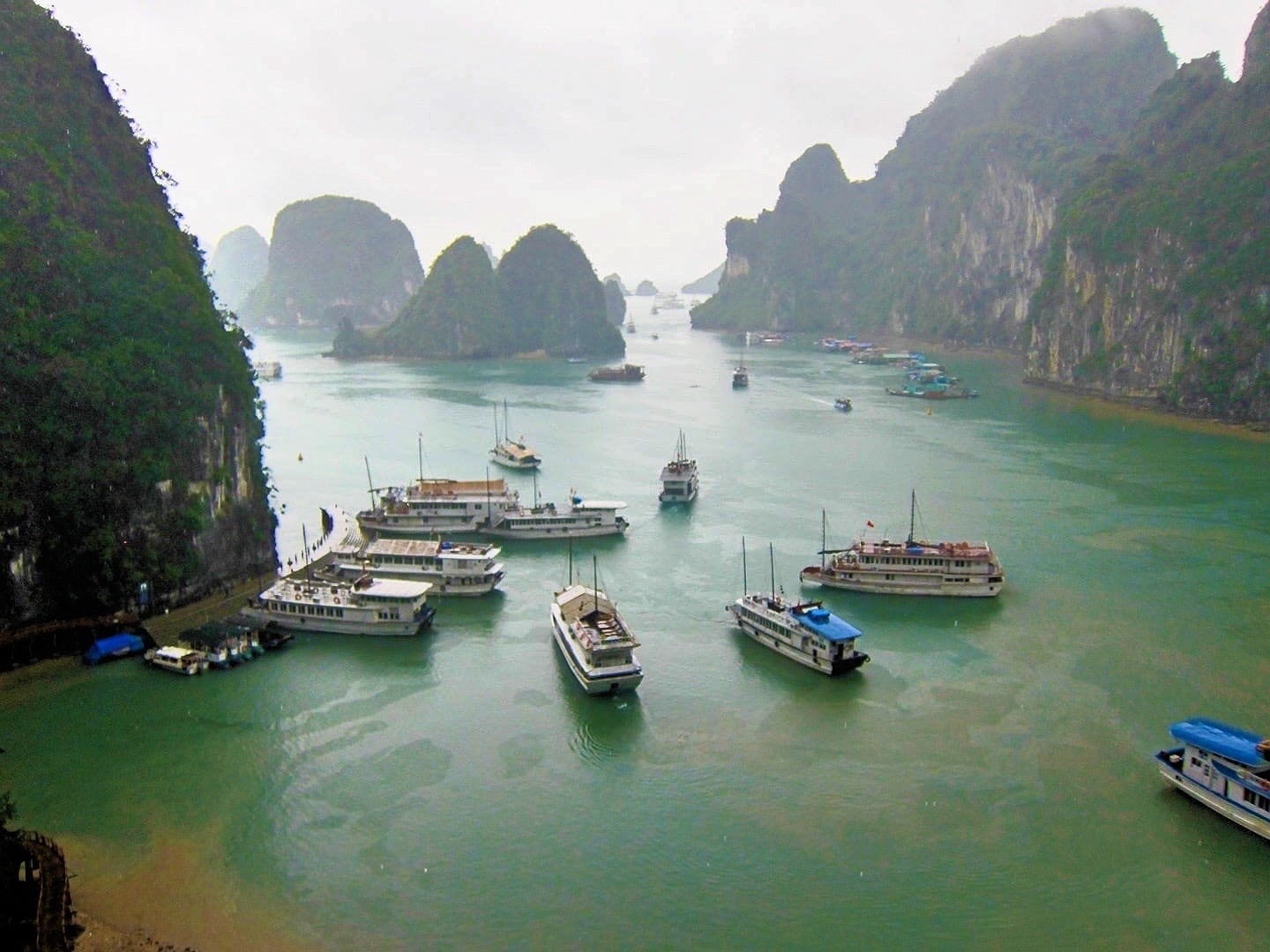 cruise boats near Surprise Cave