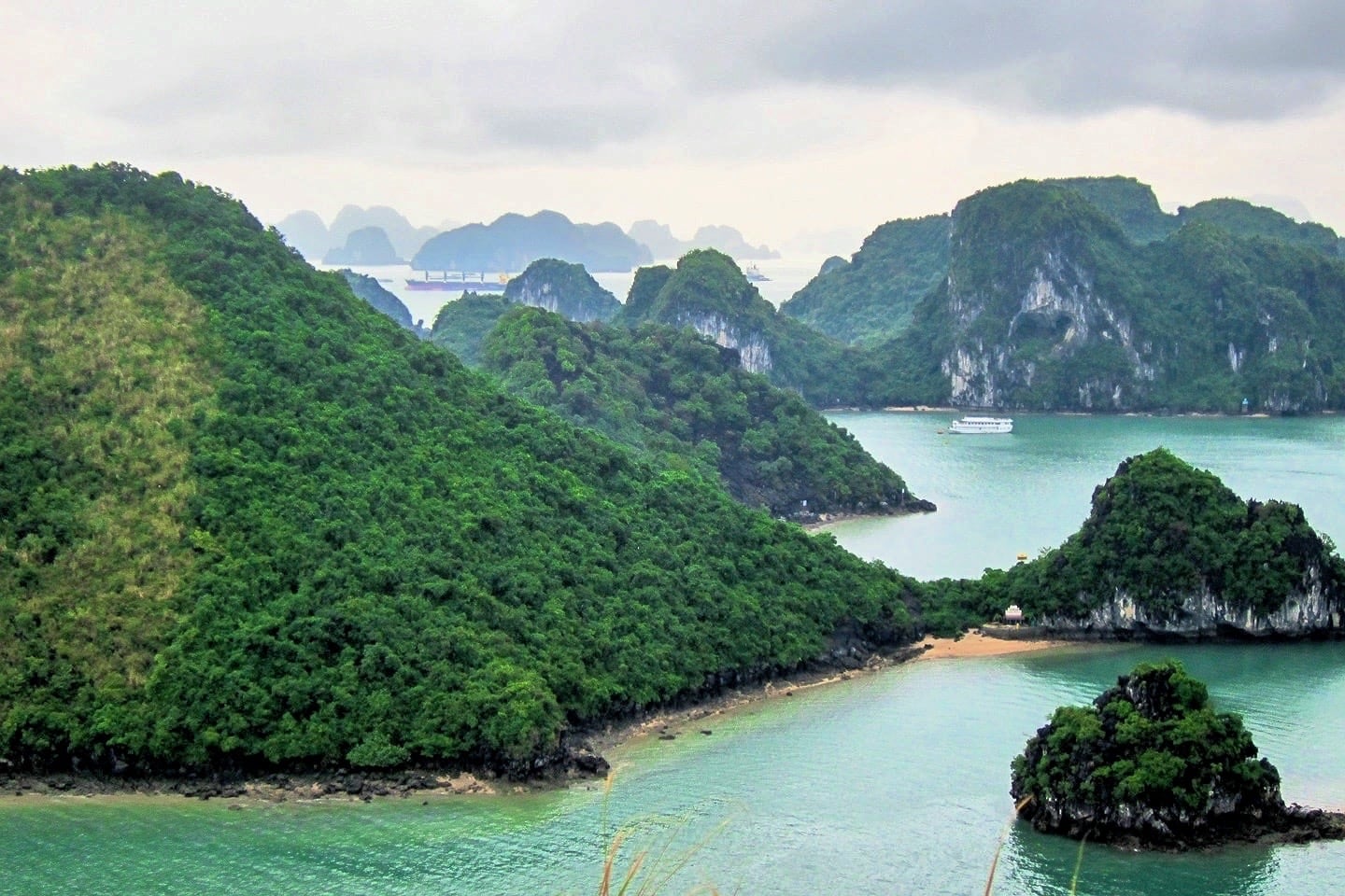 cruising Halong Bay Vietnam