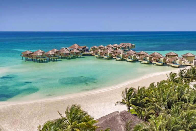 The 5 Best Mexico Overwater Bungalows Handpicked for 2024