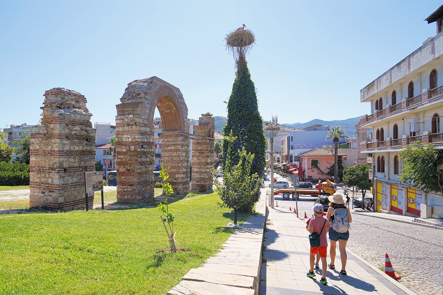 aqueduct ruins in Selcuk