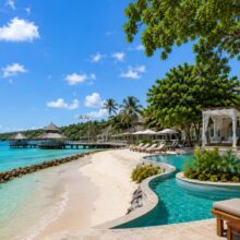 tropical beach scene like the best Jamaica adults only all inclusive resorts