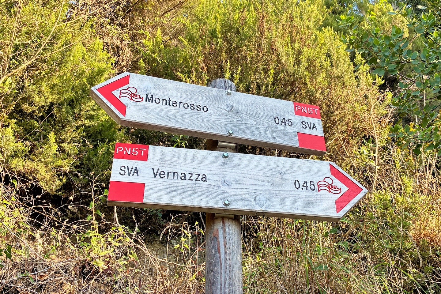 signs for Monterosso and Vernazza on Blue Trail Cinque Terre